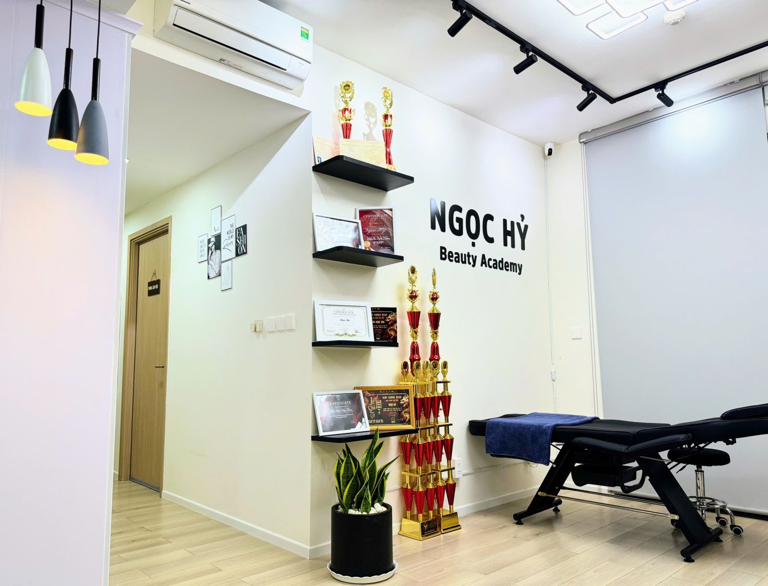Ngọc Hỷ Beauty Academy